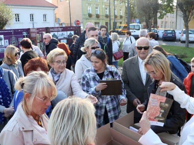 FC04CB2F-D337-453A-AC8C-7424A0E5EC2D