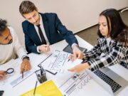 Jak wybrać partnera do outsourcingu kadrowo‑płacowego?