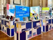 Jak lady reklamowe wspierają rozpoznawalność firmy i organizację stoiska?