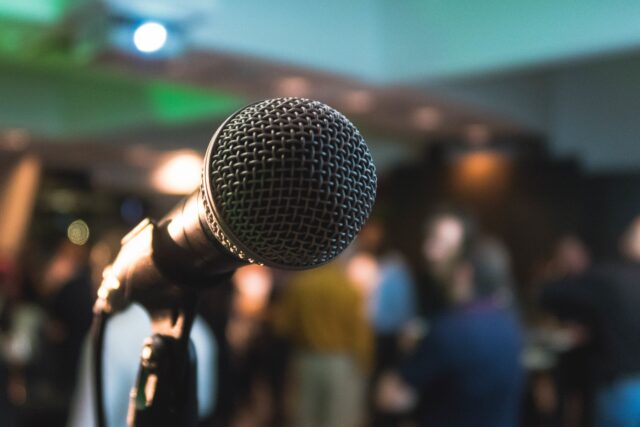 stocksnap-microphone-2593567_1920