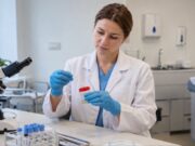 Badania na pasożyty – kiedy warto je wykonać i jakie metody stosuje się w diagnostyce?