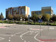 Zwrócił uwagę na niszczenie znaku. Został uderzony w twarz